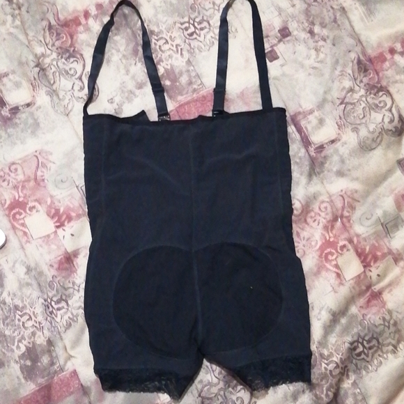 Shapewear - Picture 2 of 3